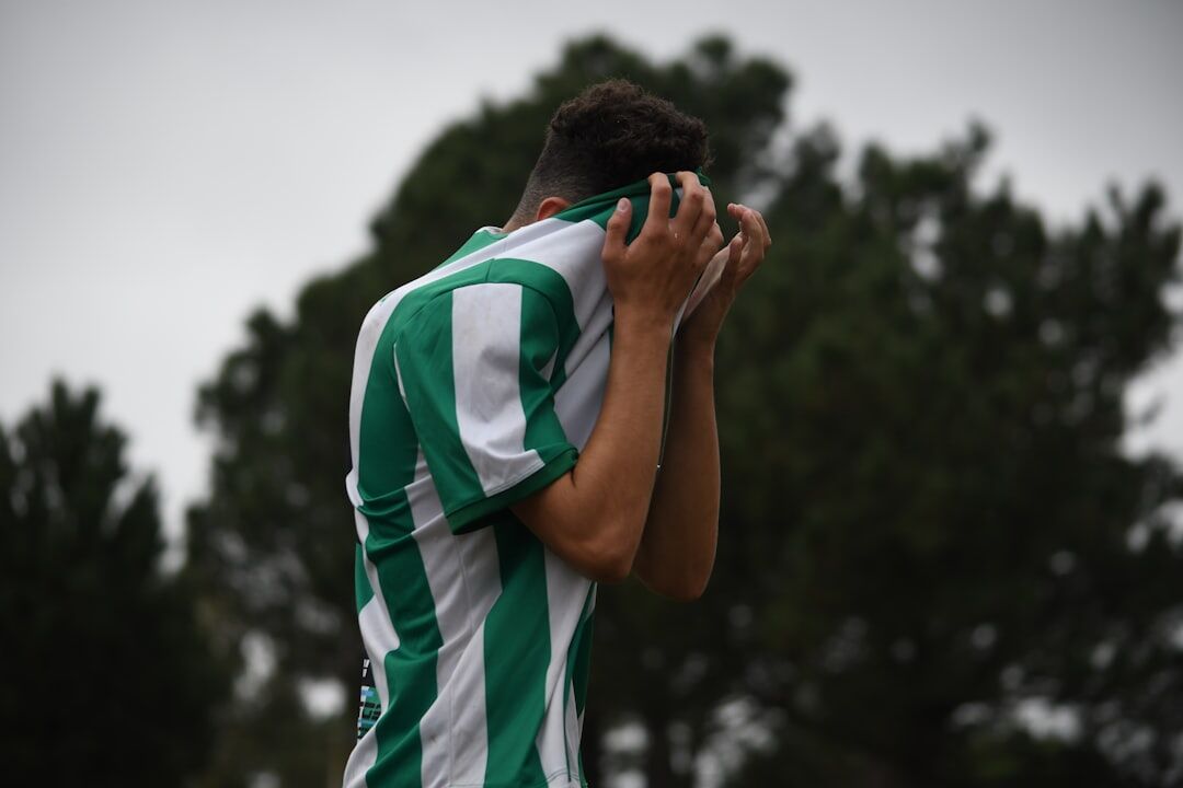 uruguayan footballer celebrating goal